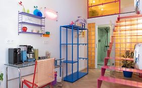 Retropop Design Apartment , Designerzimmer Fuer Je 2 Personen, Top Lage, Wifi